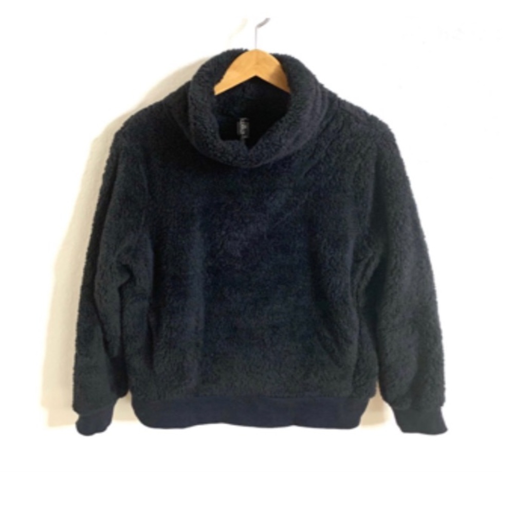 Lukka Lux Sherpa
